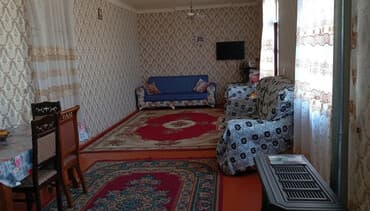 Qarajlar: 3 otaqlı mənzil/interyer təqdim olunur. - Geniş zal: divar kağızlı — 2