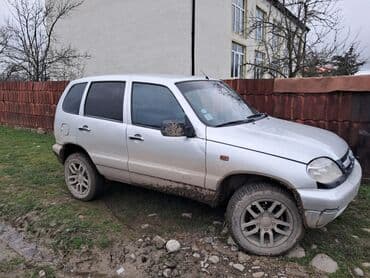 niva 4 qapili: Chevrolet Niva: 1.6 l | 2005 il 111250 km Ofrouder/SUV — 7