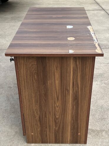 komputer uzre is elanlari: Kompüter masası — 3