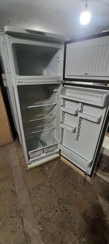 islənmis soyuducu: İki qapılı soyuducu (üstdə dondurucu) çox səliqəli işlənib - Rəng: ağ — 2