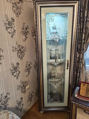 Mebel: Şüşəli vitrin dolabı – klassik üslub - Material: ağac karkas, ön — 2