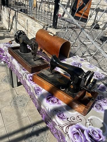 Məhsul: Köhnə tip mexaniki tikiş maşınları (2 ədəd) Təsvir: -