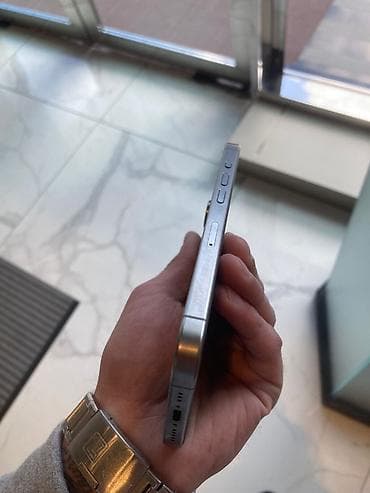 philips xenium 9@9d: IPhone 15 Pro, 128 GB, Natural Titanium — 3