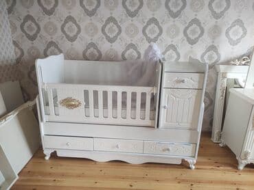 купить кровать трансформер: Для девочки и мальчика, Б/у, Четырехугольная, Колыбель, Без бортиков, С матрасом, С механизмом качания — 1