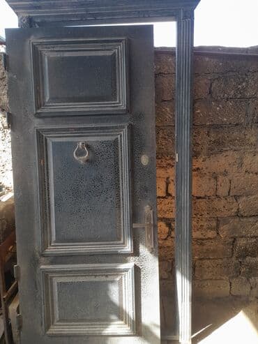 həyət qapsı: Metall giriş qapısı və qutu - Material: qalın metal konstruksiya - — 1