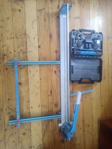 plastik kafel: Əl ilə çalışan Kafel kəsən stanok — 1