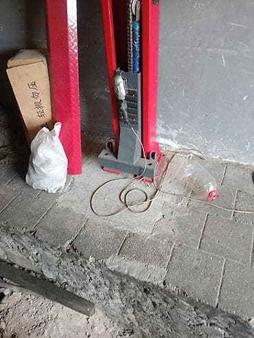 Avtoservis üçün 2 dayaqlı hidravlik/elektrik avtomobil qaldıranı -