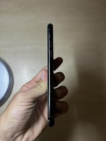 mac pro: IPhone 11 Pro, 64 GB, Space Gray, Face ID — 8