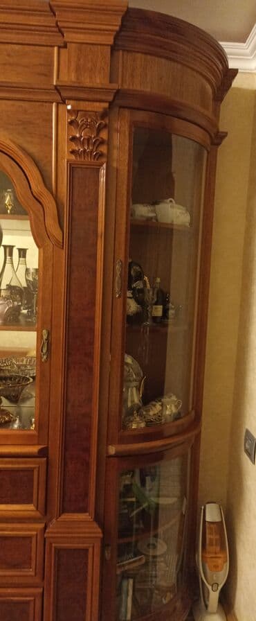 1 kub taxta nece kvadratdir: Б/у, Распашной, Угловой шкаф, Сервант, Италия — 10