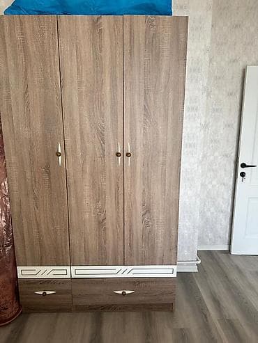 Yataq otağı mebel dəsti - Tərkib: 3 qapılı şkaf (aşağıda 2 geniş — 1