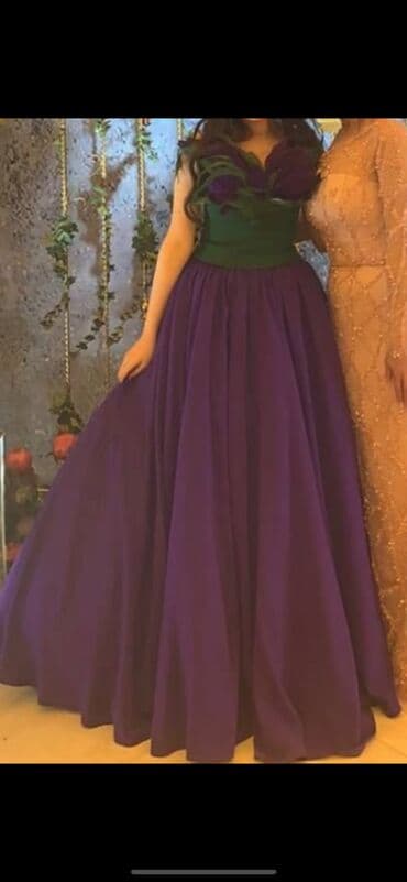 Turkiyede 1200 manata tikdirilib. 36-38-40 olcu. Korsetlidir