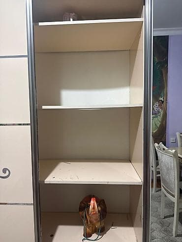 mətbəxt stol: Hamısı birlikdə satılır.
2700 Azn — 7