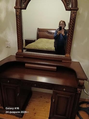 oval masalar: Klassik üslubda mebel dəsti - Konsol güzgü ilə: Tünd qəhvəyi massiv — 4