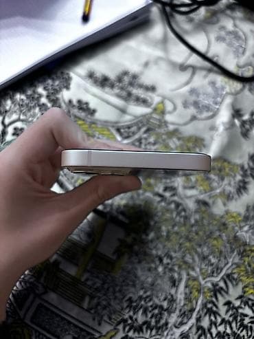 apple qulaqliq: IPhone 13, Ağ, Face ID — 3