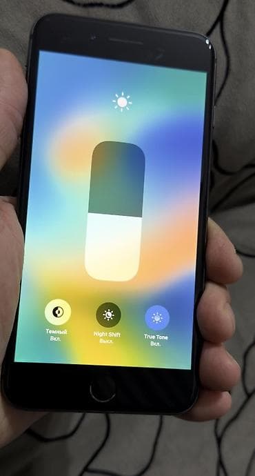 ipone 7 plus: IPhone 8 Plus, Qara, Barmaq izi — 2