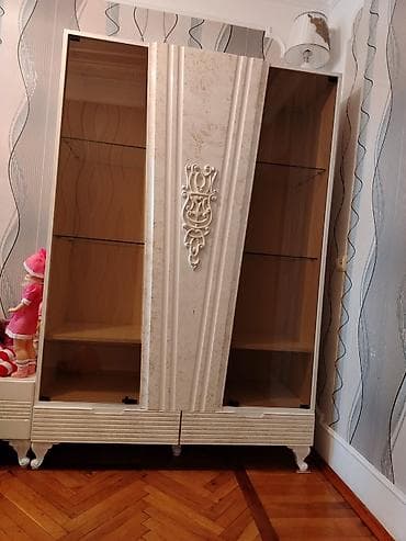 stakanlar: Şüşəli dolab vitrini, Yeni, Ünvandan götürmə — 3