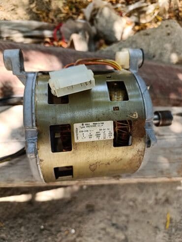 paltaryuyan mühərrik: Paltaryuyan maşın Smeg, 5 kq, Ehtiyat hissələri kimi, Avtomat — 1