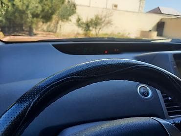 Toyota Prius (2-ci nəsil) hibrid hetçbek Xarici: - Açıq yaşıl rəngli