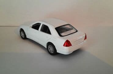 demir utu: Ağ rəngli metal oyuncaq sedan avtomobil maketi - Korpus: metal — 7