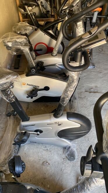 i̇dman üslubunda kişi gödəkçələri: Hattrick brendinin uzanan formada istifadə olunan təlim velosipedi. Bu — 1