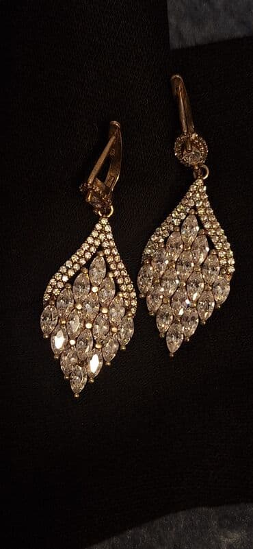 qizlar ucun toy paltarlari: Qızıl suyuna salınmış Zərif daş-qaşlı sırğalar. svarovskiy qaşlarla — 2