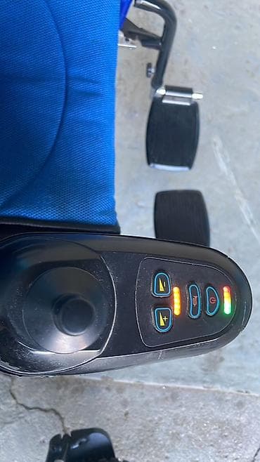 servis arabasi: Elektrikli əlil arabası Joystick idarəetmə paneli: sürət — 3