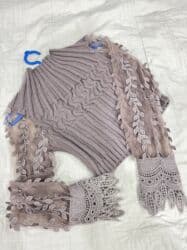 jaketler qadin ucun: Qadın trikotaj bluz/sviter - Rəng: boz-taupe - Model: qısa kəsim, dar — 3