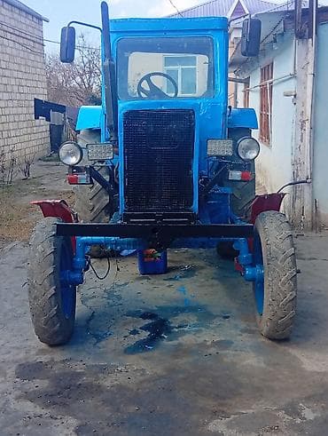 mini maşın: Belarus MTZ tipli təkərli traktor Xüsusiyyətlər: - Kabinli, geniş — 5