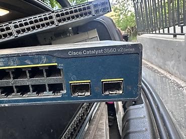 oteeto tab 11: Cisco Catalyst 3560 V2 Series şəbəkə kommutatoru - Model: Catalyst — 1