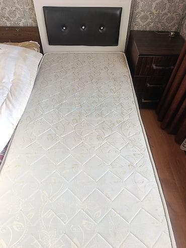 balkon ucun stol: Mebel dəsti – masa, tək nəfərlik çarpayı və komod - Şüşə üstlü masa — 3