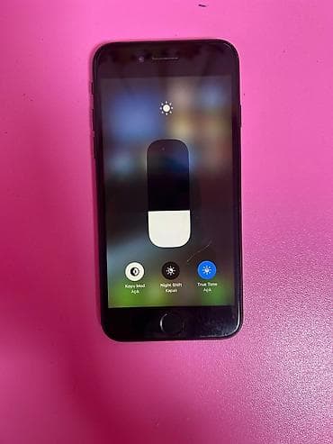 i̇pone 4: IPhone SE 2020, Qara, Simsiz şarj — 7