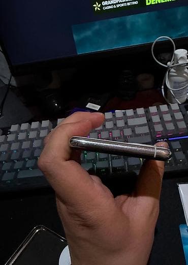 iphone 8s plus: IPhone 11 Pro, 256 GB, Gümüşü — 6
