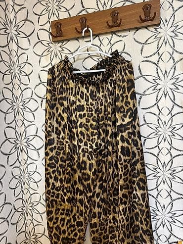 deri plaş: Leopar naxışlı pliseli ətək - Model: Uzun, axıcı siluetli pliseli — 2