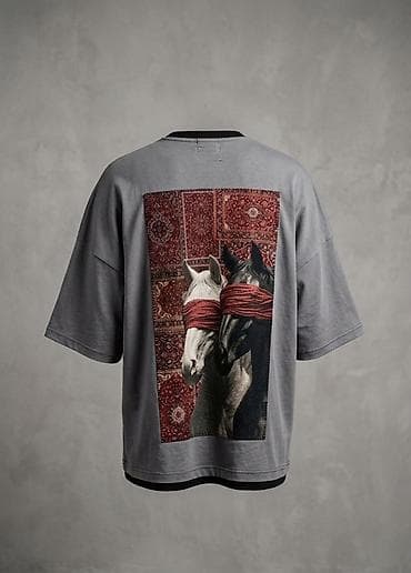 Uniseks qısaqol t‑şört - Rəng: tünd boz (boğaz və etek hissəsində