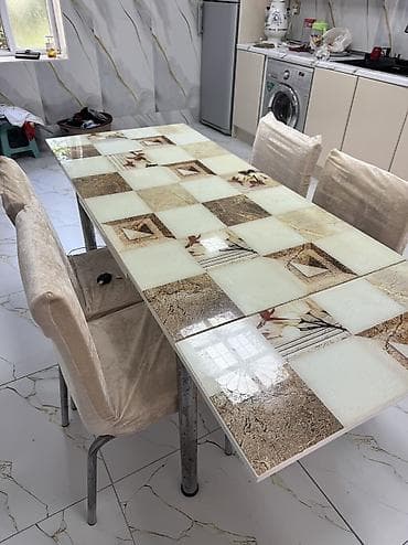 qonaq otaqi: Mətbəx üçün, İşlənmiş, Açılan, Dördbucaq masa, 4 stul — 1