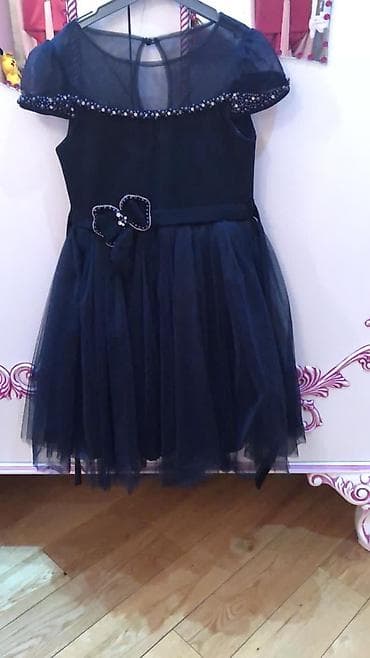 9-10 yas usaq ucun ziyafet geyimi. Yeniden secilmir, cox baha alinib