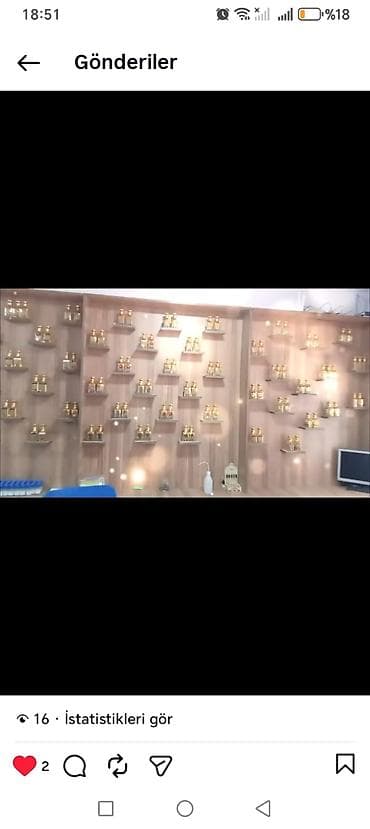 vitrin panel: Etir mebeli və stolu ilə birlikdə magaza baglandıgı ucun satılır.Real — 3