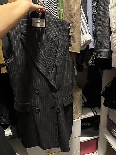 Jilet, Stradivarius, S