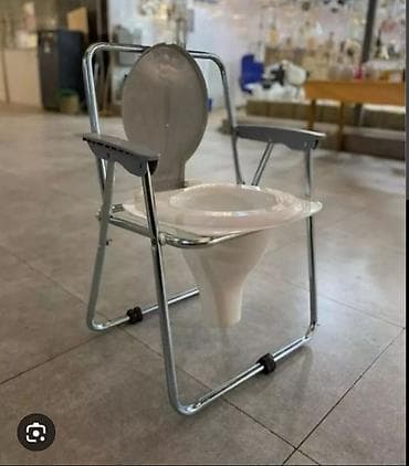 Tibbi avadanlıq: Daşınan tualet stulu (komod stul) - Qatlanan metal karkas: yüngül və — 2