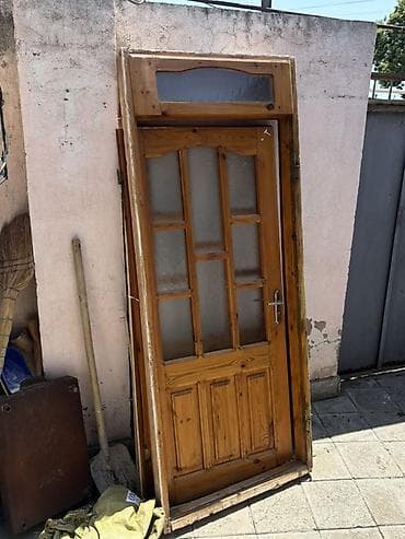 qara sam: 2 ədəd Taxta giriş qapısı və üst transom şüşəsi ilə - Material: təbii — 1