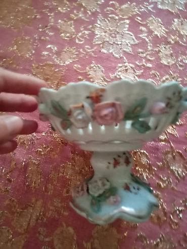 farfor qab: - Porcelan dekorativ qab: Aşkarlı kənarlı, ayaqlı kompot/süfrə qabı — 2