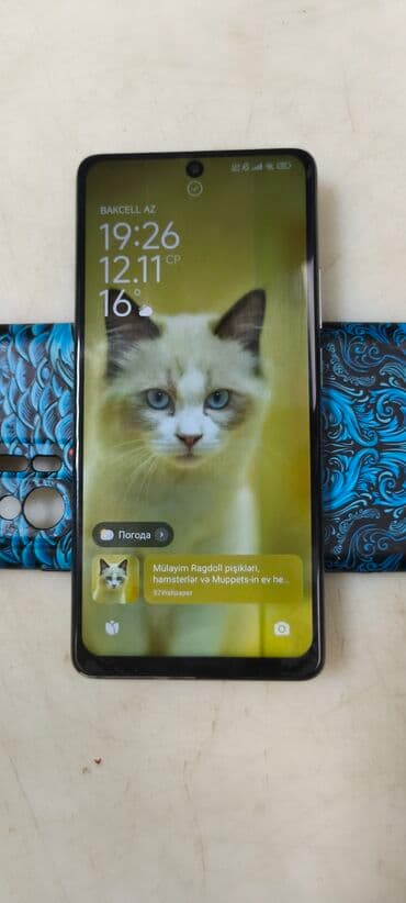 irsad iphone 11 pro max: Smartfon – ekranın ortasında deşikli ön kameraya malik, nazik — 2