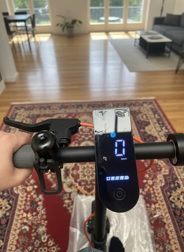 elektron skutor: Əla vəziyyətdədir,alındığı 1 ay təzə olub təcili pul lazım olduğu üçün — 1