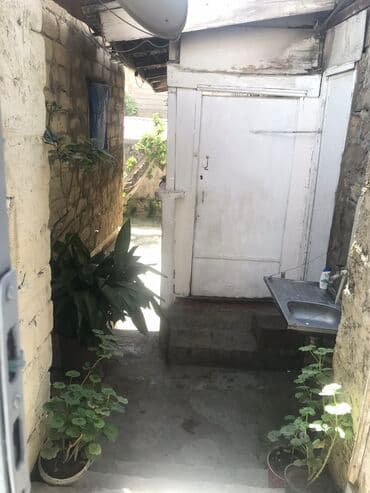 Həyət evləri və villaların satışı: M.Ə. Rəsulzadə qəs. 3 otaqlı, 70 kv. m, Təmirsiz — 4