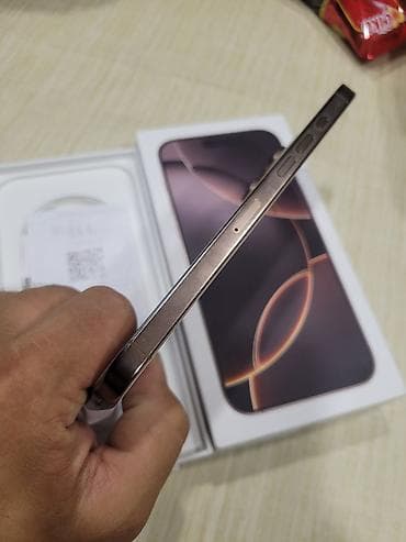 pro controller: IPhone 16 Pro Max, 256 GB, Desert Titanium, Face ID — 7