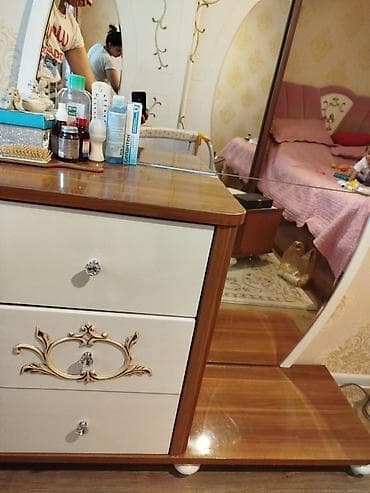 güzgü mebel: Komod 3sivirmeli,boyuk guzgulu — 1