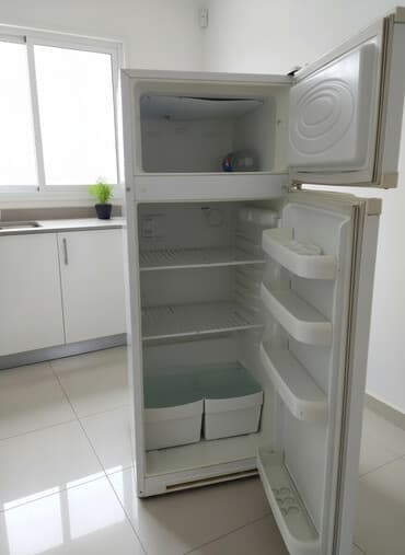 İşlənmiş 2 qapılı Soyuducu Satılır, rəng - Ağ, Təkərli