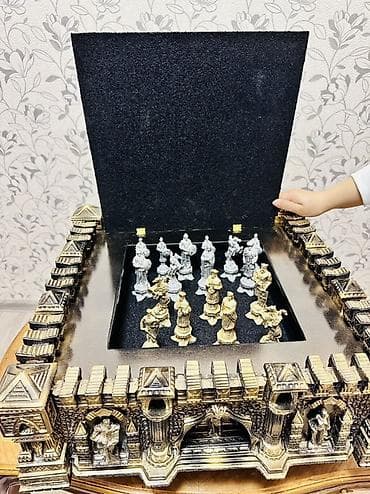 Orijinal dizayna malik tematik şahmat və nərd dəstləri Tamamilə əl — 5