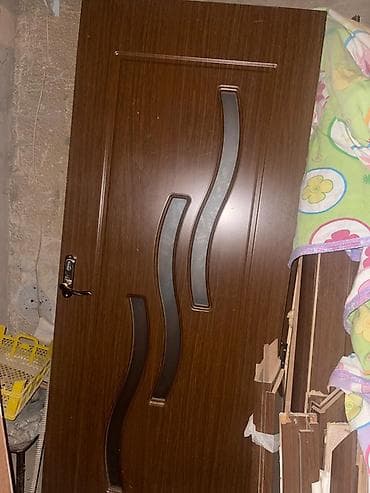 qapi 2ci el: Bu qapıdan 5 ədədir teze kimidi Taxta qapı – dekorativ şüşəli model — 1