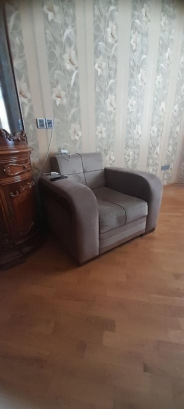 er riyad mebel evi: Klassik üslubda qonaq otağı dəsti - Şkaf-vitrin: Təmiz taxta — 3